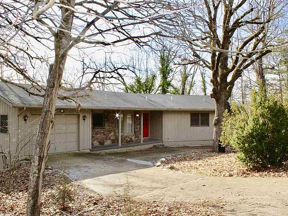 3rd image of 83 Blackfoot Dr