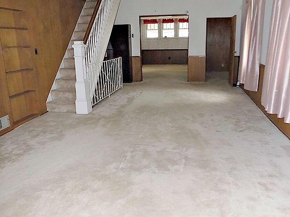 3rd image of 706 N Vermillion St