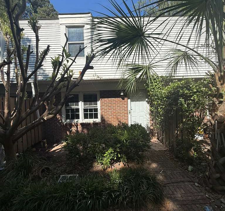 1st image of 1619 Forest Dr #3