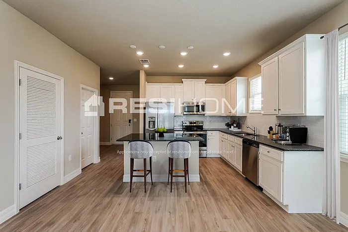 1811 Rookery Rd — Photo 4
