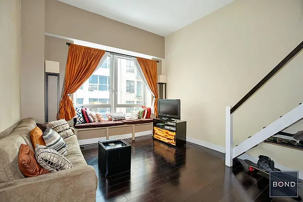 Sold by Bond New York | media 1