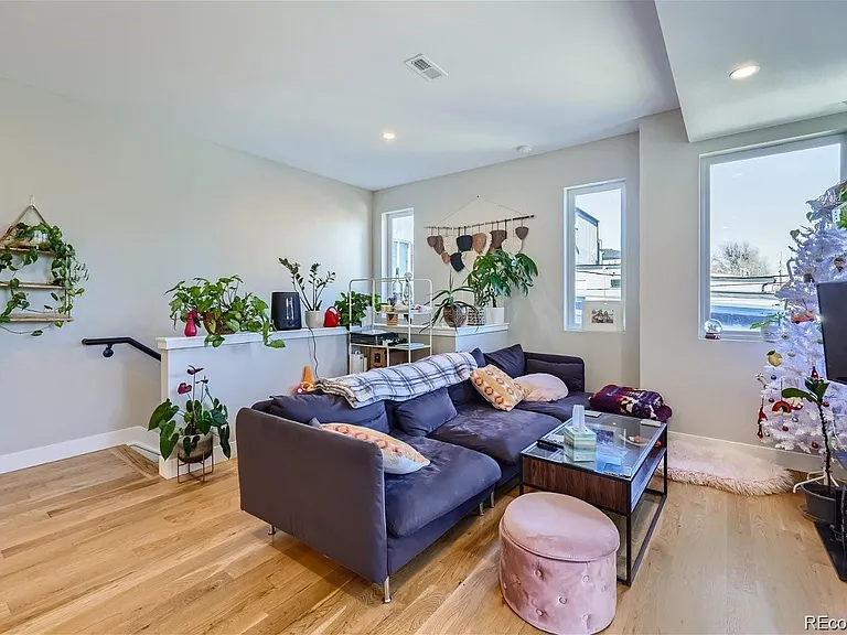 1272 Yates St #6 — Photo 11