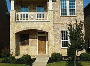 203 Buckingham Ave, Euless, TX 76040