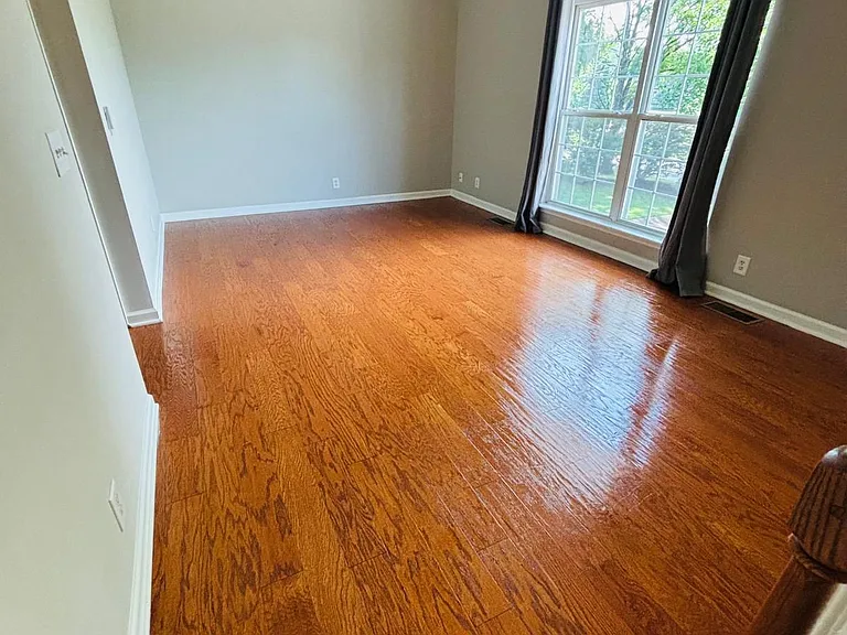 5772 Amalie Dr — Photo 9