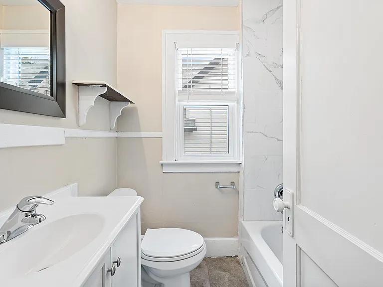 1358 Pierre Ave #UPPER — Photo 8