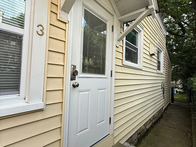 1605 Beechwood Ave #3 — Photo 2