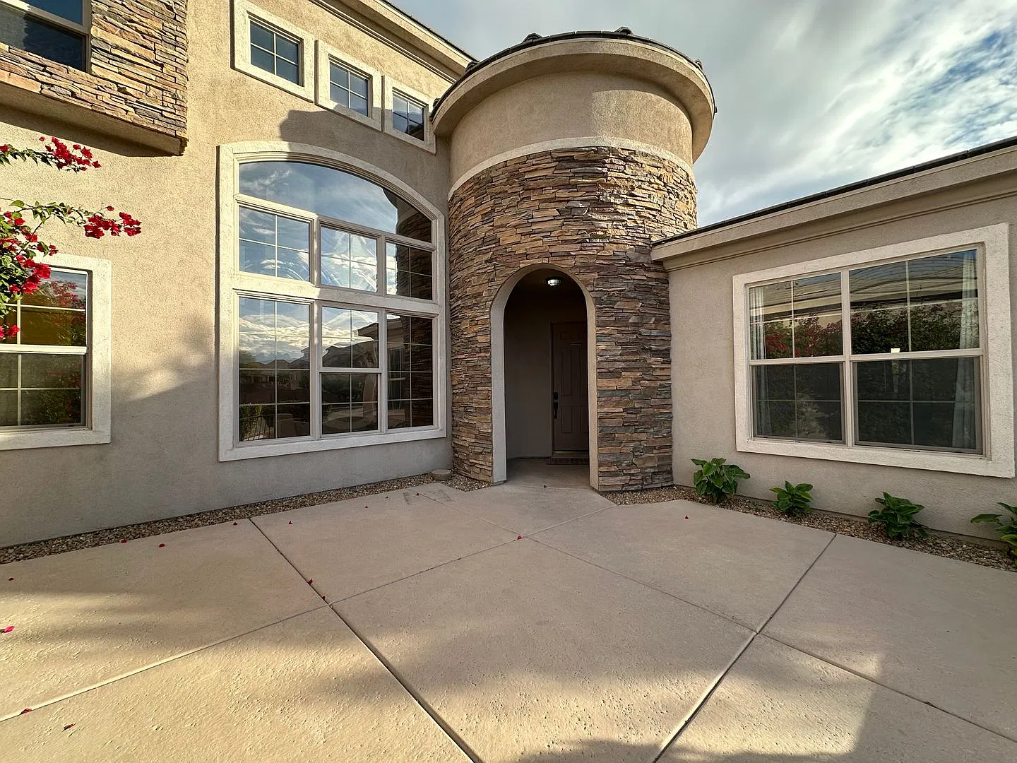 Beautiful Gated Cul-de-Sac Home with RV Parking & 3-Car Garage — Photo 2