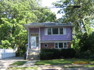 141 Camdike St, Valley Stream, NY 11580