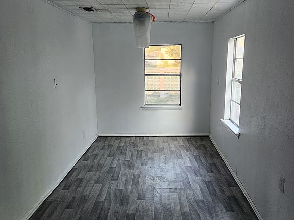 5th image of 1501 Douglas St