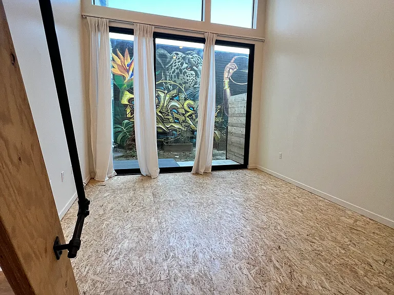 2142 Logan Ave #1 — Photo 9