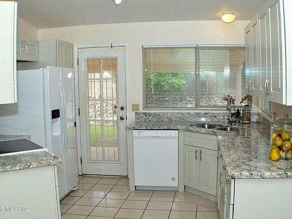3rd image of 2540 W Glenbrook Way