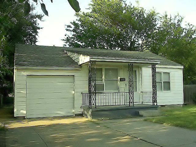 1st image of 1422 W Hudson Dr