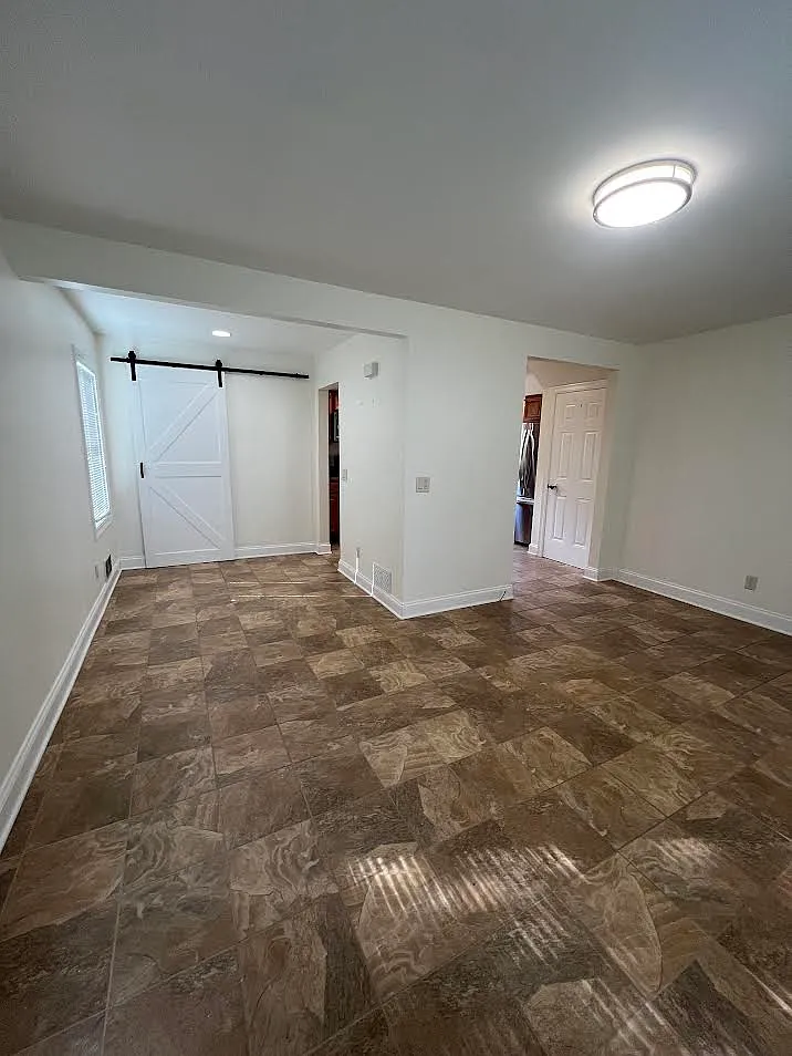 3 bed, 1.5 bath, 1202 sqft, $1,995 — Photo 4