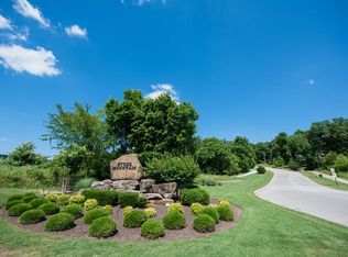 3274 E Crestline Pl, Fayetteville, AR 72701
