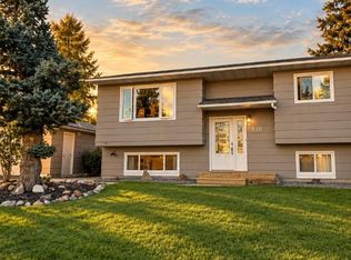 810 W Almond Ave, Beaverlodge, AB T0H0C0