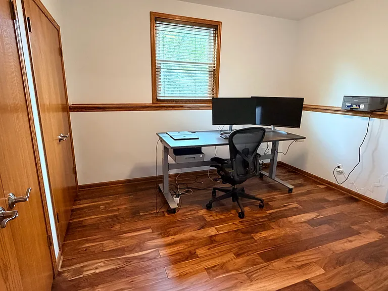 W176N8625 Sunset Ridge Dr — Photo 19