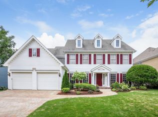 716 Fairfield Ct, Westmont, IL 60559