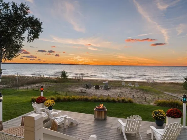 6709 E Wilderness Dr, Mackinaw City, MI 49701