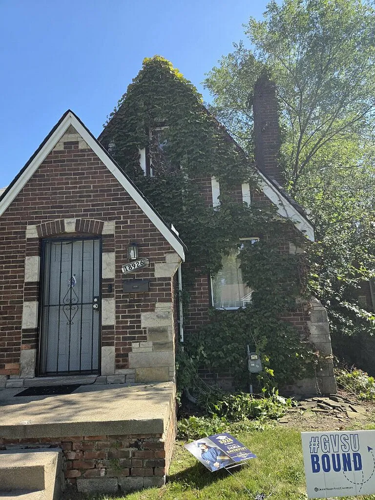 3 bed, 1200 sqft, $1,400 — Photo 1