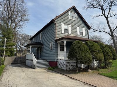 933 Harms Rd, Glenview, IL, 60025