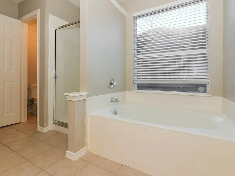1427 Waterside Village Dr — Photo 11