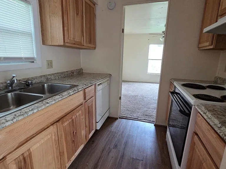 106B Clark St — Photo 11