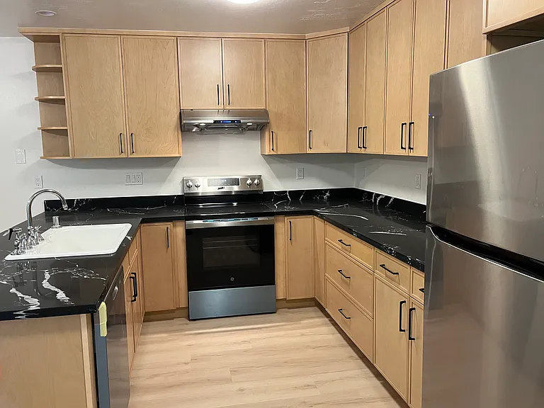 146 44th Ave — Photo 8