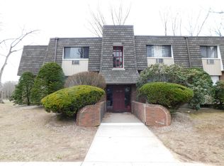 Chateau Woods, Windsor, CT 06095