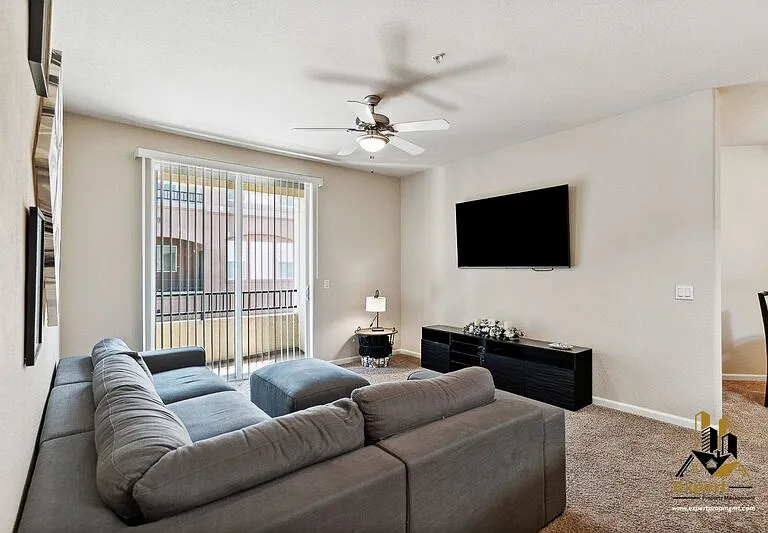 900 Moon Cir #922 — Photo 9