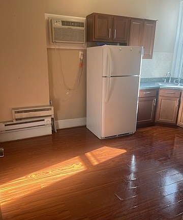 2nd image of 1529 N 17th St #1F