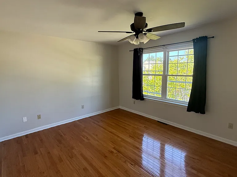 235 Village Green Ln — Photo 27