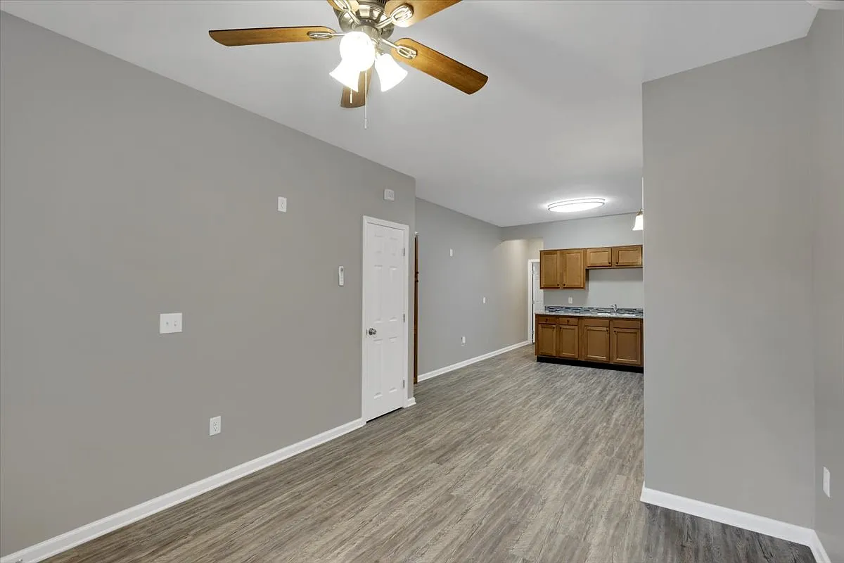 222 Doctor W. J. Hodge Street - 2 — Photo 2
