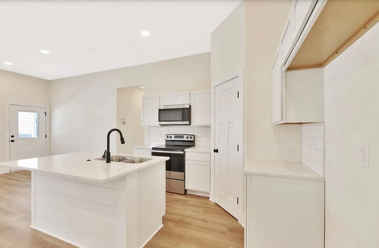 17003 W Kashmir St — Photo 3