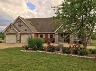 1094 Sunrise Dr, Webb City, MO 64855