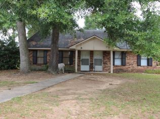 156 Pelham Dr, Leesburg, GA 31763