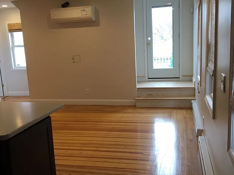 70 Courtland St — Photo 20