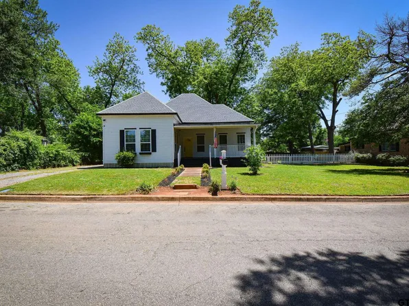 1010 N Howard St, Palestine, TX 75801