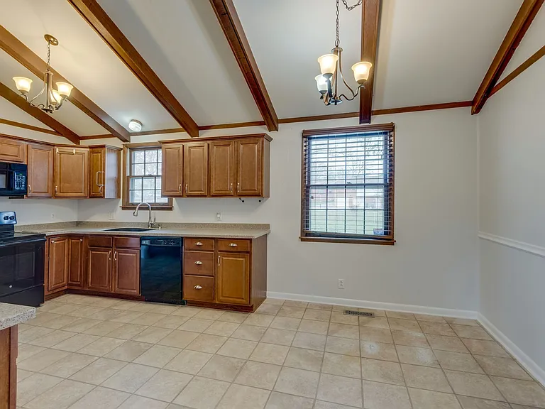 5413 Country Dr — Photo 8