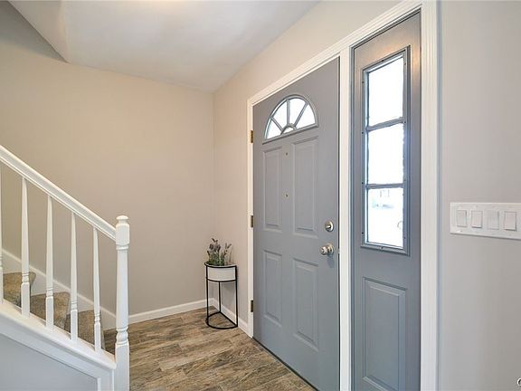4th image of 7015 Lehman St
