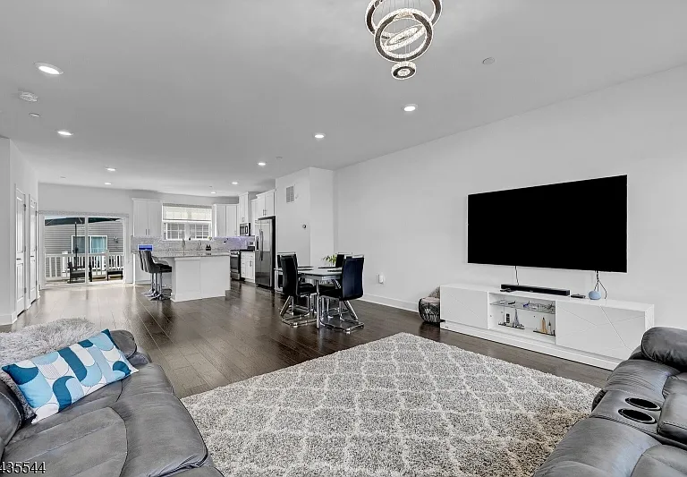 6 Martin Pl — Photo 28