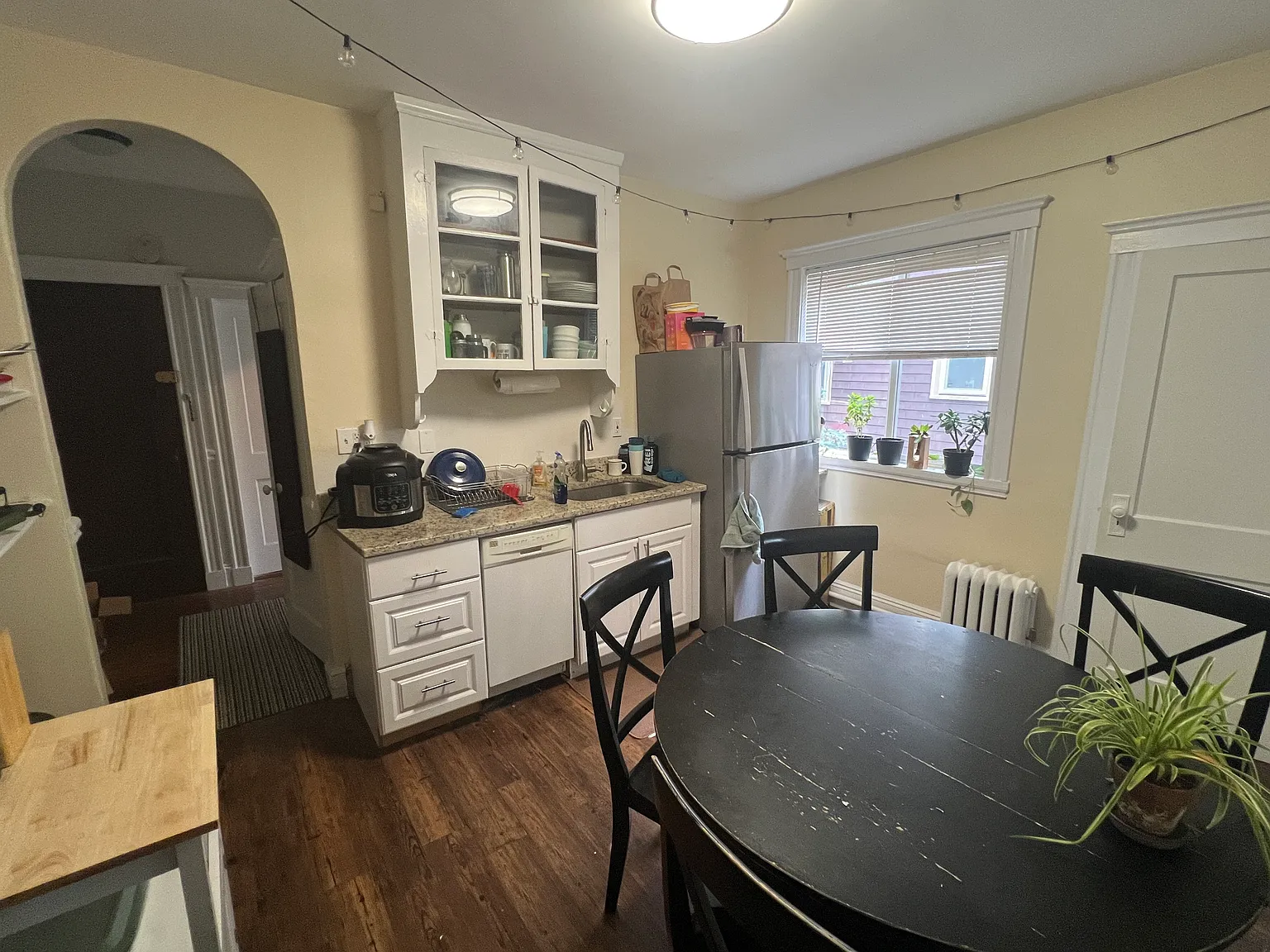 2 bed, 880 sqft, $2,500 — Photo 2