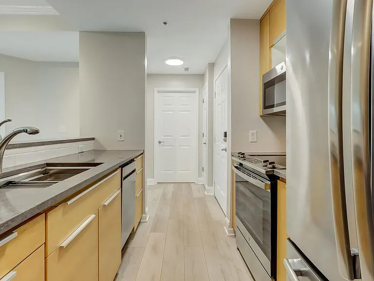 1074 Peachtree Walk NE #B222 — Photo 15