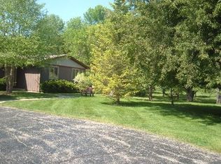 2316 Colby Point Rd, McHenry, IL 60050