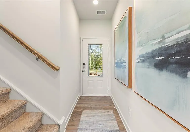 1931 Westwind St — Photo 2