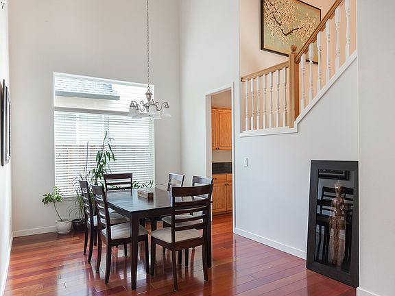5th image of 5726 NE Daventry St