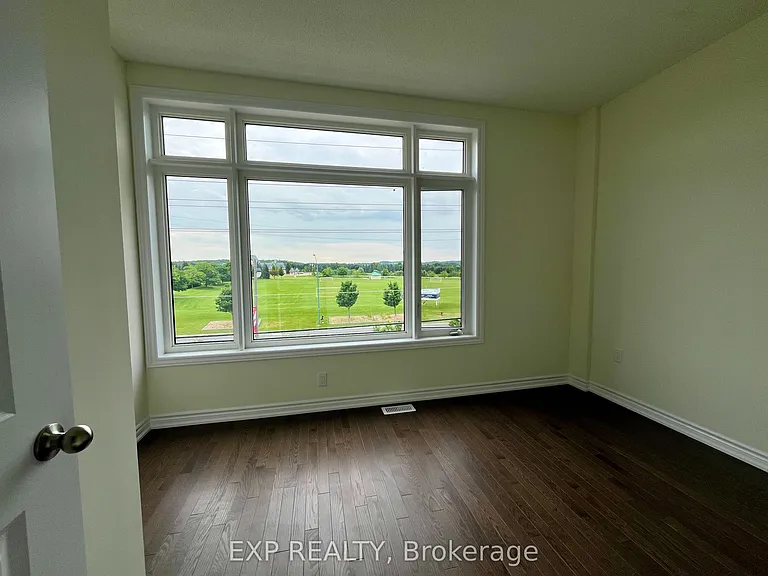 116 Blick Cres — Photo 7