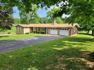 2405 Winding Rd, Parkersburg, WV 26104