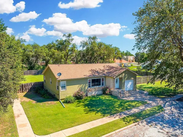 122 W Vine St, Argonia, KS 67004