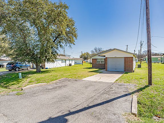 3rd image of 1568 Reef Dr