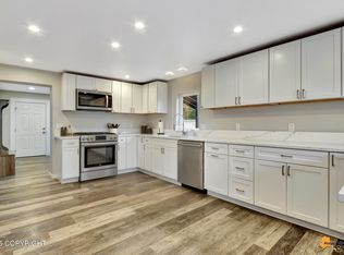 6241 Golden Wood Ln, Anchorage, AK 99516